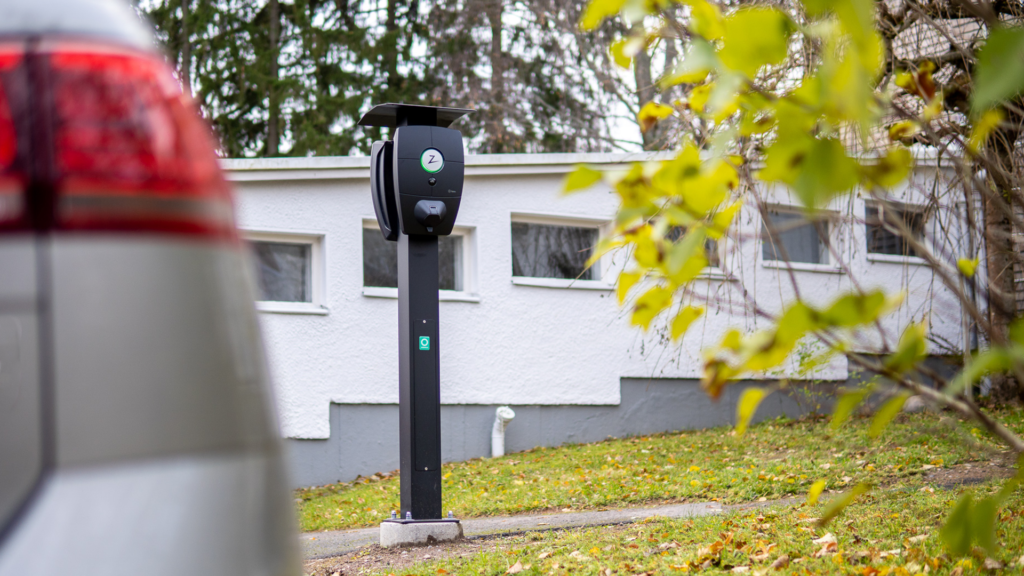 Saako taloyhtiössä ladata sähköautoa?